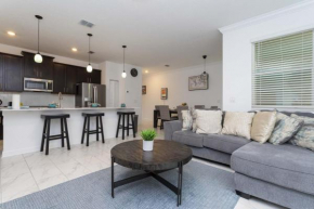 4BR/3BA Private Pool Storey Lake Resort – Best Location Near Disney!
